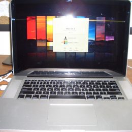 יד שניה MacBook Pro 15' 2.4GHz 8GB RAM
