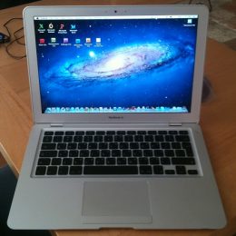 MacBook Air 13' 1.6GHz 2GB RAM יד שניה