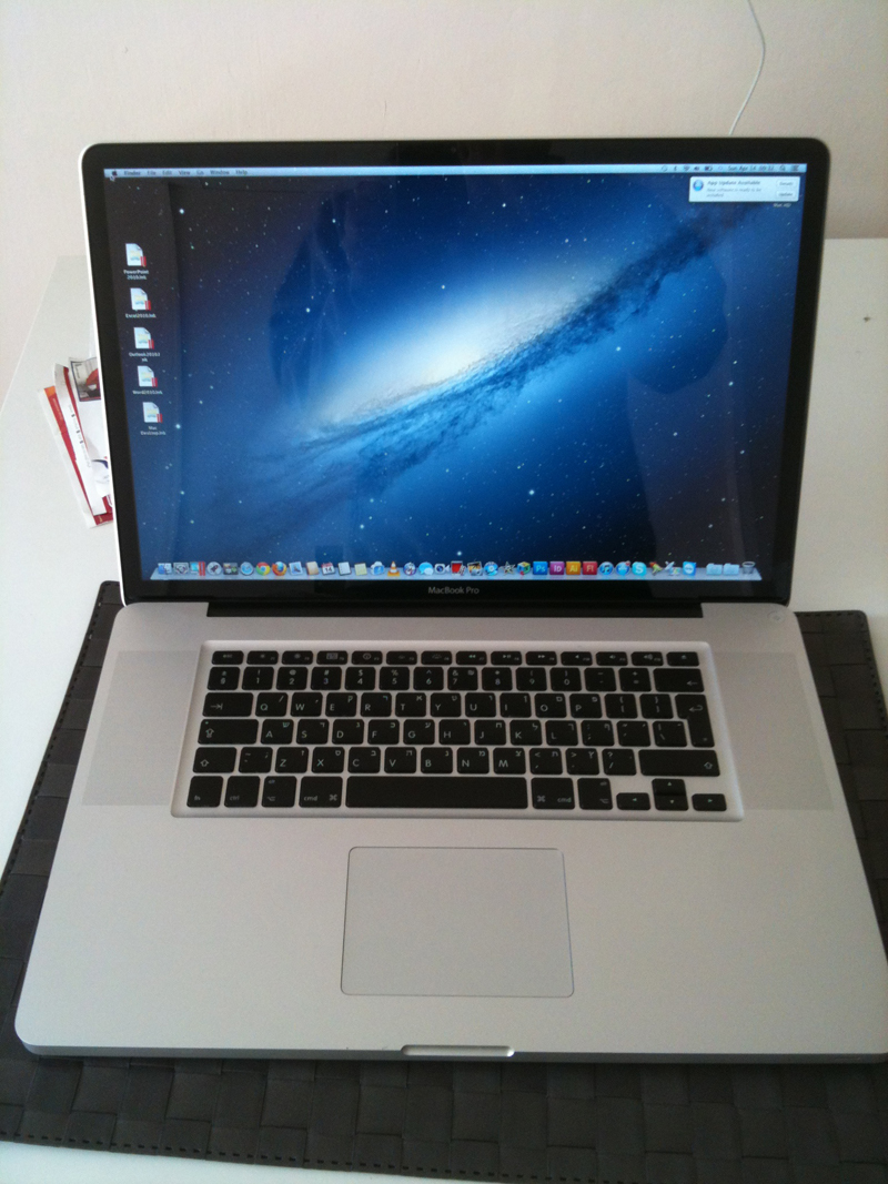 Mac Pro 17 Inch בהזדמנות! יד שניה כמו חדש